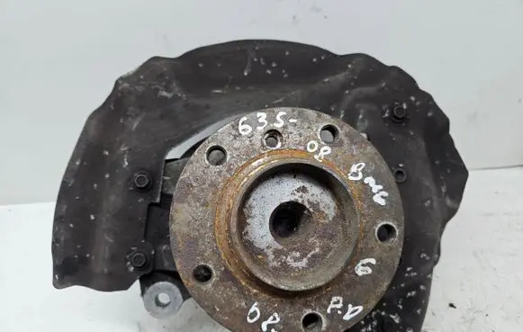 BMW 6 E63 E64 Front wheel hub 6762018