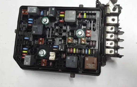 Opel Astra K Fuse module 39119225XAUTOPX 39119225