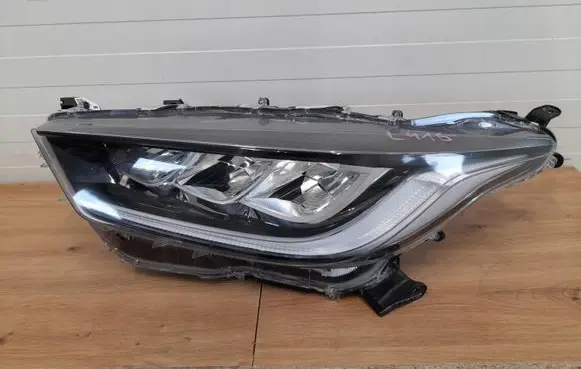 Toyota Yaris XP210 Headlight/headlamp 11123