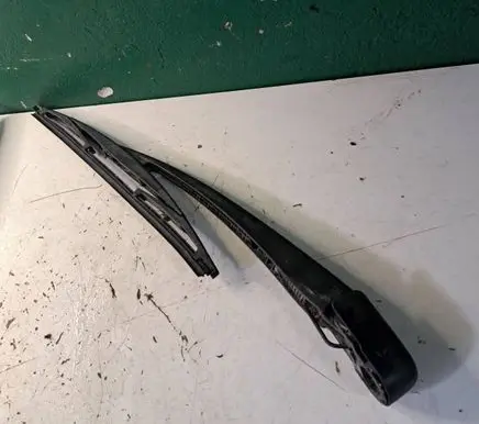 Mitsubishi Grandis Rear wiper blade arm PPET0F15