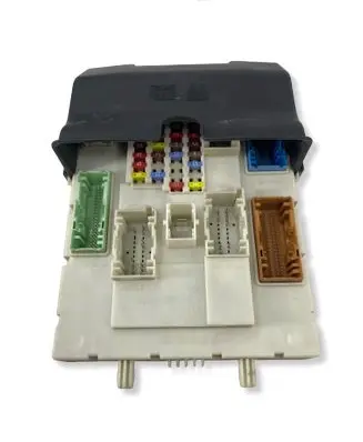 Volvo V40 Cross country Fuse module 31394964 8330004702 070814