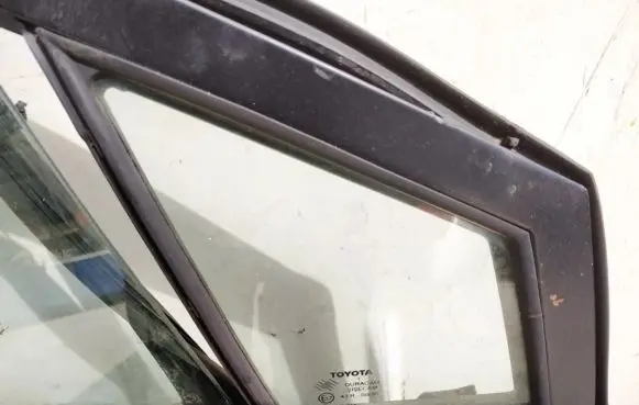 Toyota Corolla Verso AR10 Front door vent window glass four-door 