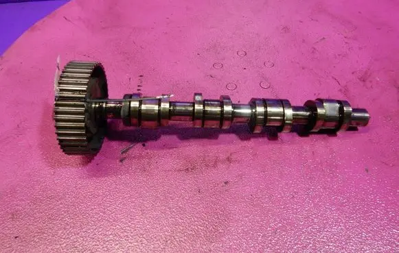 Volkswagen PASSAT B6 Camshaft