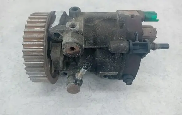 Renault Megane II Fuel injection high pressure pump