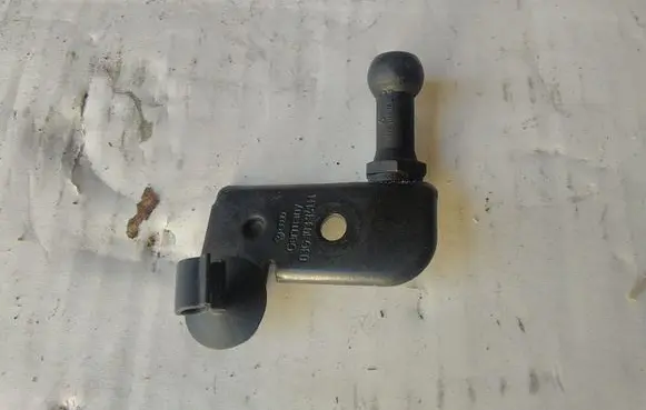 Volkswagen Golf V Other engine part 03G103941H 038103164