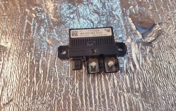 Mercedes-Benz E W212 Battery box tray A0009822023 1110029 100314025645
