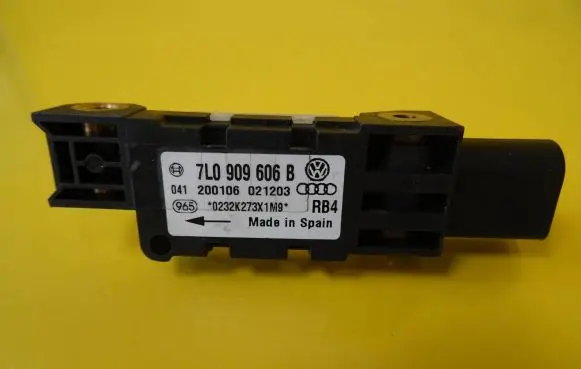 Audi A6 S6 C5 4B Airbag deployment crash/impact sensor 7L0909606B