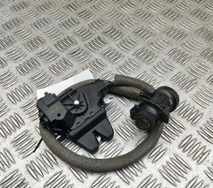 Mercedes-Benz E W212 Tailgate/trunk/boot lock/catch/latch A2047500185