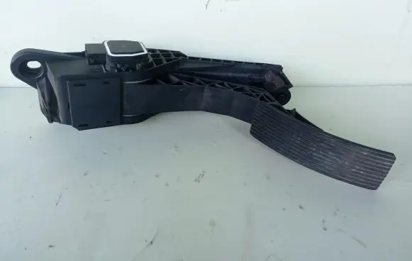 Mercedes-Benz GL X164 Accelerator throttle pedal A1643000004