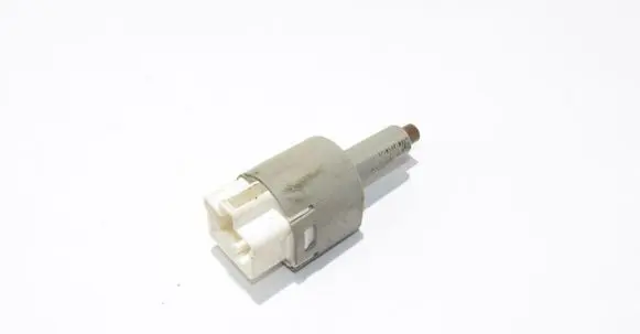 Toyota RAV 4 (XA30) Brake pedal sensor switch