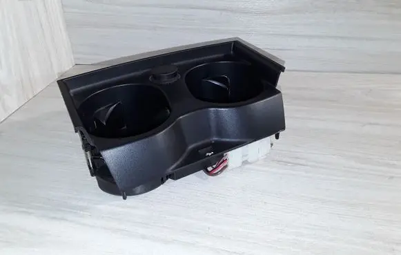 Cup holder front