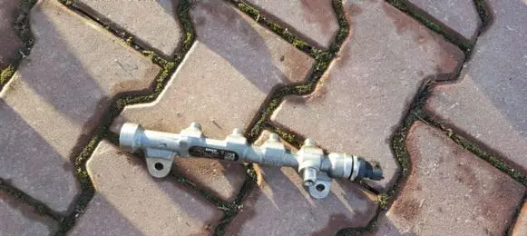 Fuel main line pipe