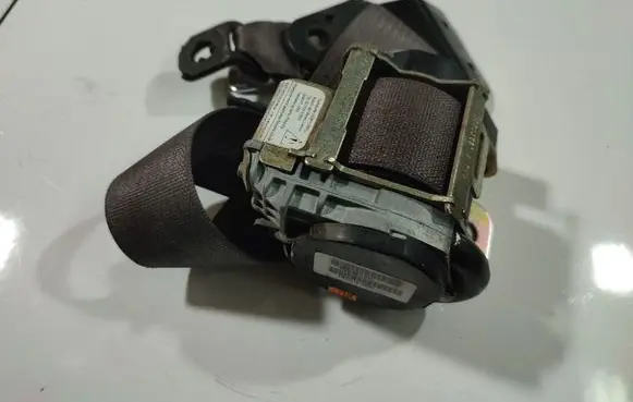 Chrysler PT Cruiser Front seatbelt TSH011210280