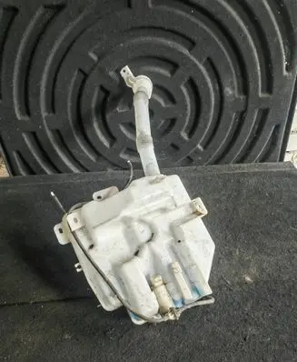 Mitsubishi Outlander Windshield washer fluid reservoir/tank