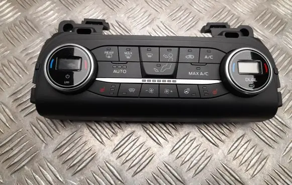 Ford Focus Climate control unit JX7T18C612HD
