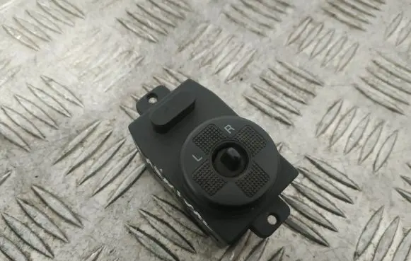 KIA Carnival Wing mirror switch 621W04410