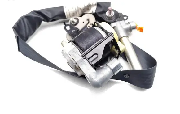 Mazda 3 II Front seatbelt T89404T