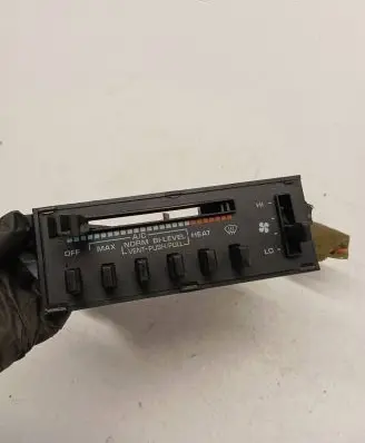 Chrysler Voyager Climate control unit 3847013 58024