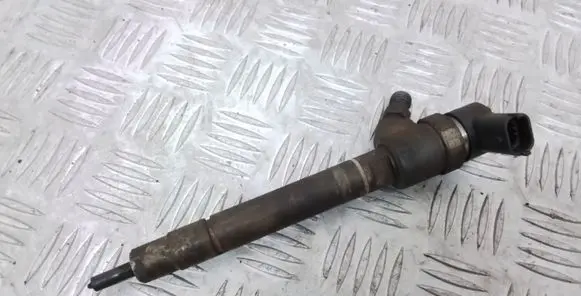 Volvo S60 Fuel injector 30750283