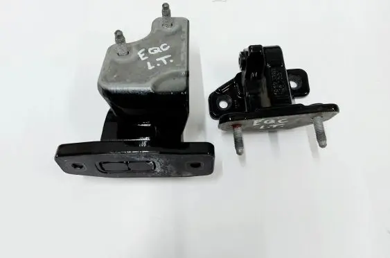 Rear door hinge set