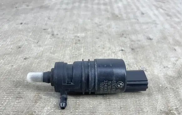 BMW 5 F10 F11 Windscreen/windshield washer pump 6934160