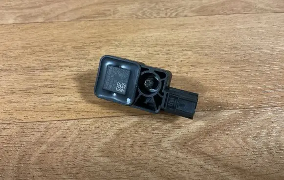 Opel Insignia A Airbag deployment crash/impact sensor 13502341 R1351101989