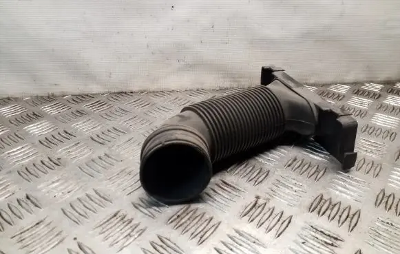 Skoda Octavia Mk2 (1Z) Air intake hose/pipe 1K0129609B