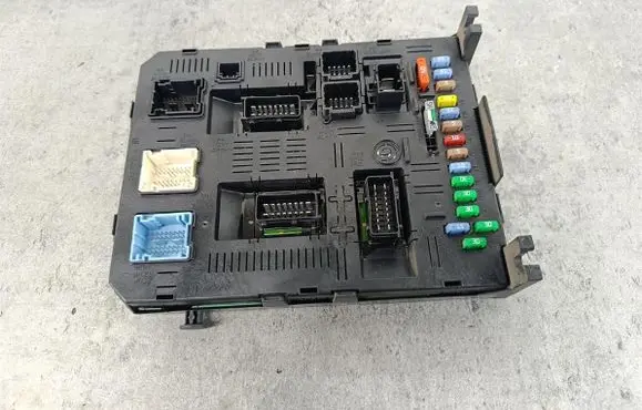 Peugeot 307 Fuse box set 9663510180
