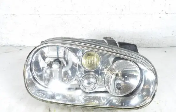 Volkswagen Golf IV Headlight/headlamp 1J1941016B