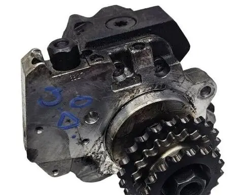 BMW 5 E60 E61 Fuel injection high pressure pump 7798333
