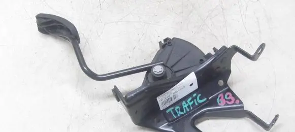 Accelerator throttle pedal