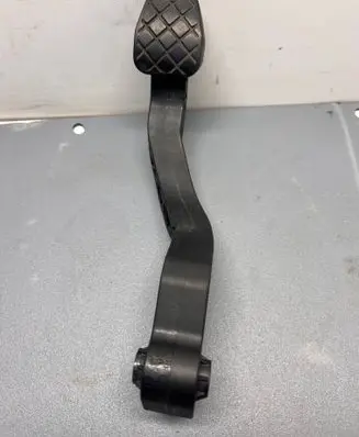 Volkswagen Polo IV 9N3 Clutch pedal 6Q1721321C