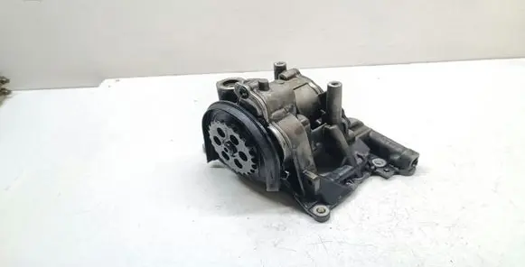 BMW X5 E70 Oil pump 7805316 137418052520