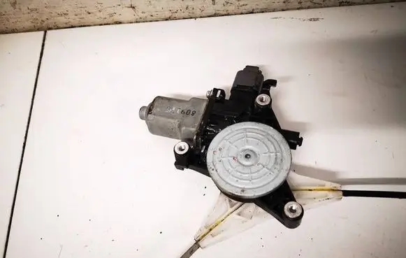 Subaru Forester SH Front door window regulator motor 