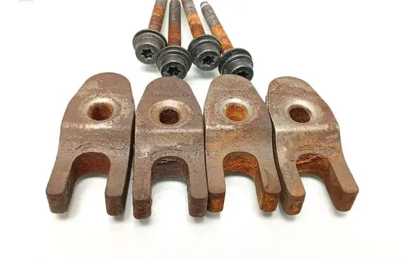Volvo V40 Fuel Injector clamp holder 