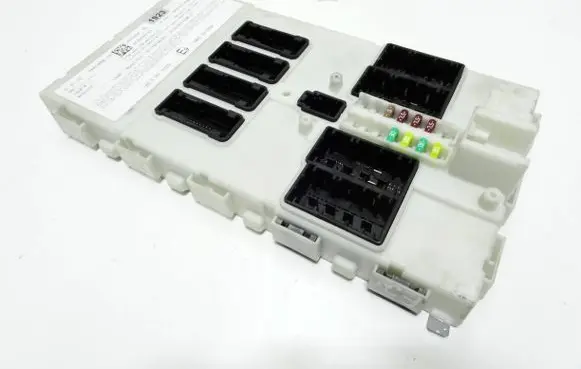 BMW 3 F30 F35 F31 Central body control module 6843898 8665518960 5C8K16F01