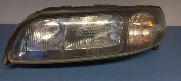 Volvo V70 Headlight/headlamp 89007898