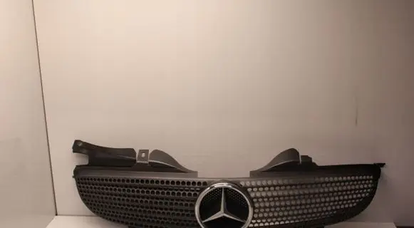 Mercedes-Benz SLK R170 Front bumper upper radiator grill 