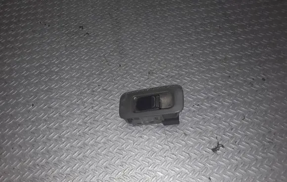 Suzuki Grand Vitara I Electric window control switch 3799575F0