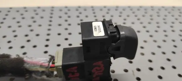Volvo V70 Electric window control switch 9472275 02W031