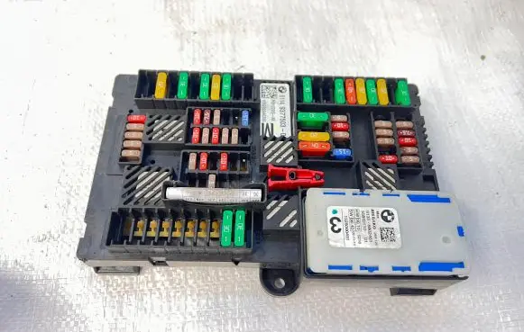 BMW 7 G11 G12 Fuse module 9377503