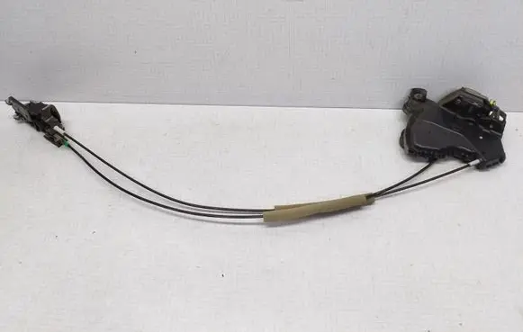 Toyota Corolla E120 E130 Front door lock 