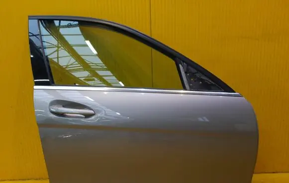 Mercedes-Benz C AMG W204 Front door