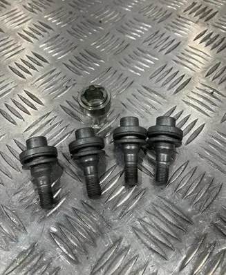 Opel Mokka B Anti-theft wheel nuts and lock DG12288