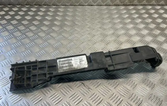 BMW X3 F25 Radiator mount bracket 73912311