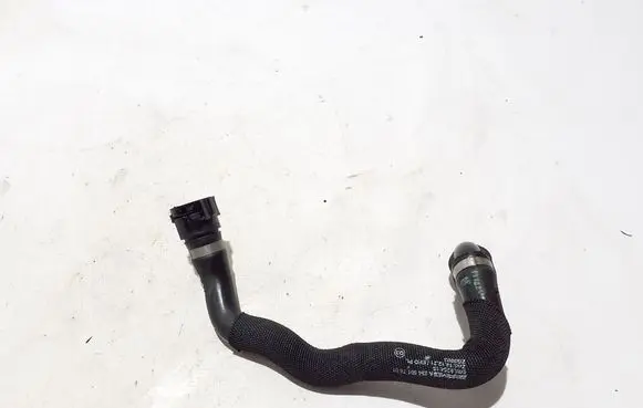 Engine coolant pipe/hose