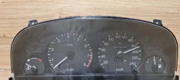 Ford Mondeo MK I Speedometer (instrument cluster) 95BB10849VC