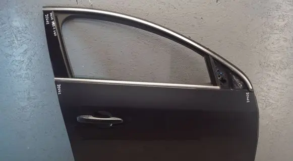 Volvo V60 Front door