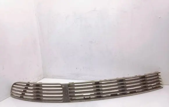 Volkswagen PASSAT B5 Front bumper lower grill 3B0853677B