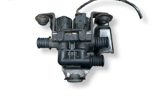 BMW X5 E70 Coolant heater control valve 1147412166 6910544